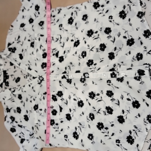 BCX Size L White with Black Floral Print Button Front Blouse, Exc. Used Cond. - Picture 9 of 15